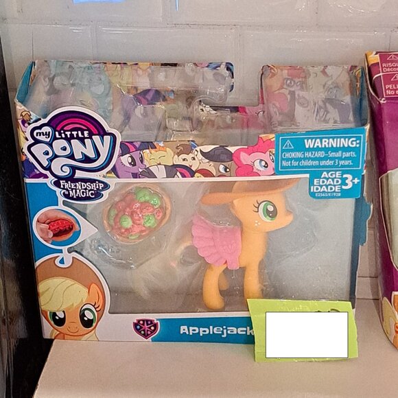 NIB new in box my little pony g4 fim Applejack with saddle, hat and apple basket - Picture 1 of 4